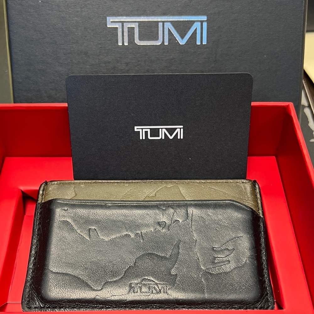 TUMI Black and Gray Leather Card Holder
